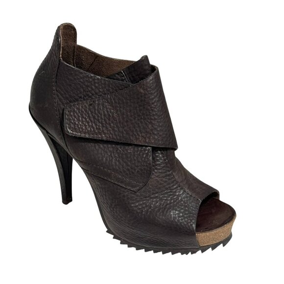 $540 Women PEDRO GARCIA Chenoa Dk Brown Peep Toe Leather Stiletto Booties 39 - Picture 1 of 12